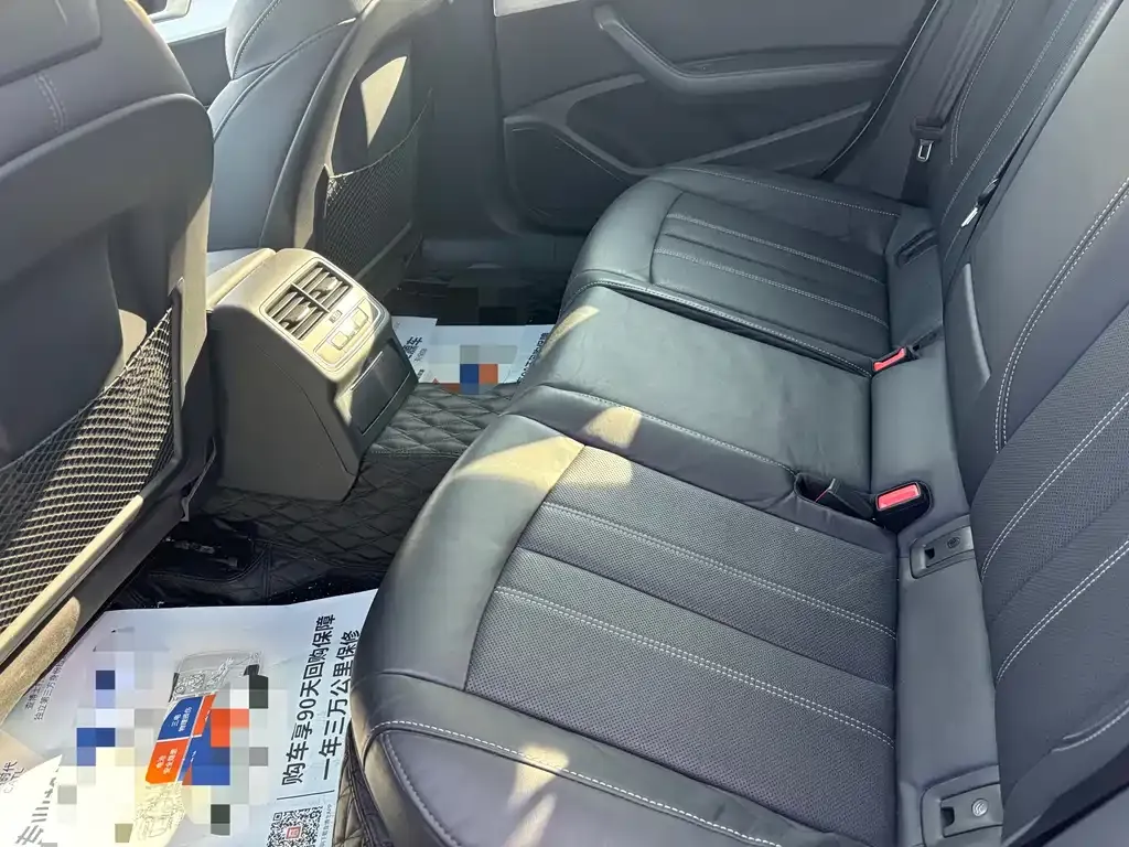 Audi A4L 2021 из CN, фото 6