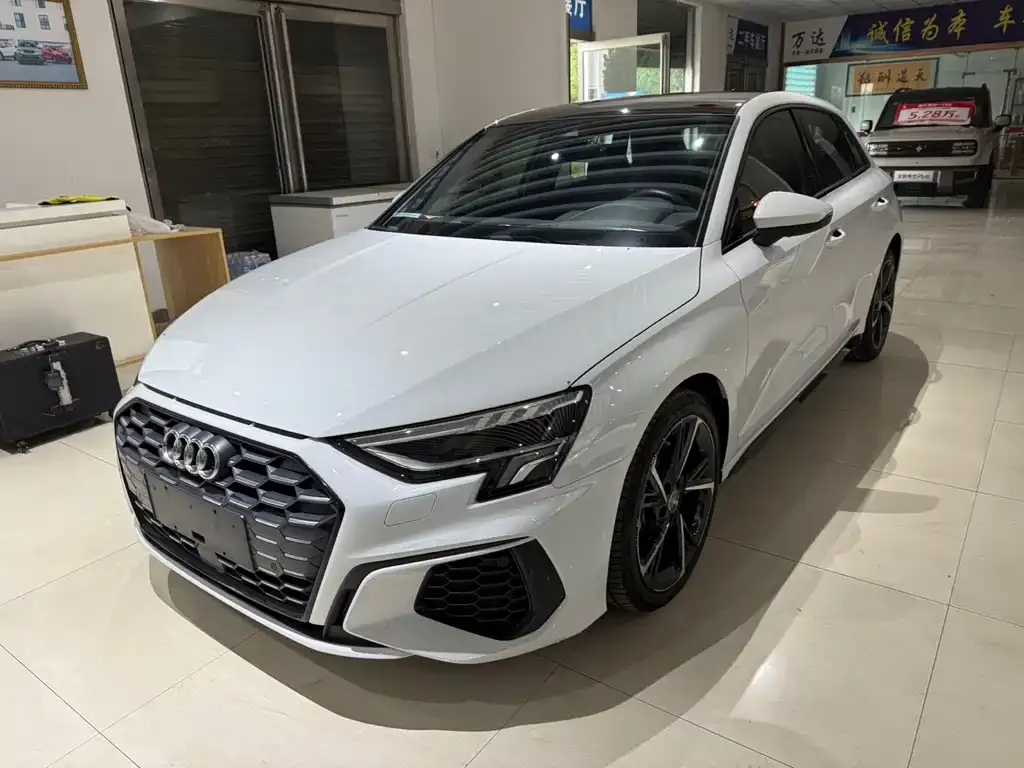 Audi A3 — фото 1