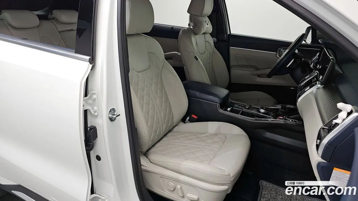 Kia Sorento — фото 7
