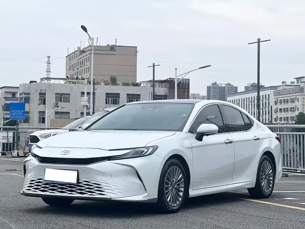 Toyota Camry 2025 из CN, фото 1