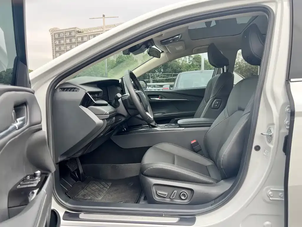Toyota Camry 2025 из CN, фото 5