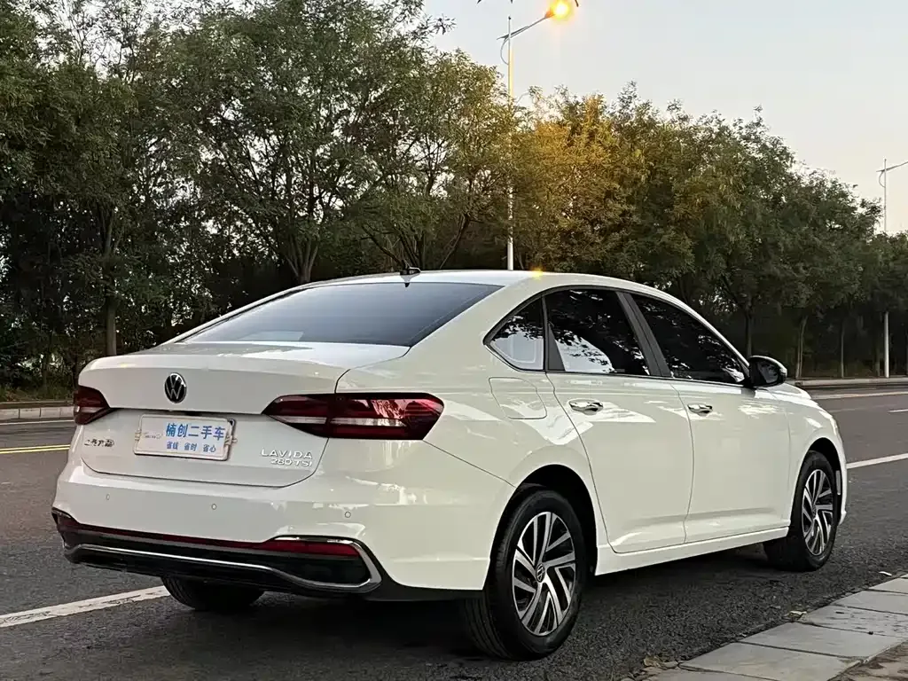 Volkswagen Lavida 2023 из CN, фото 3