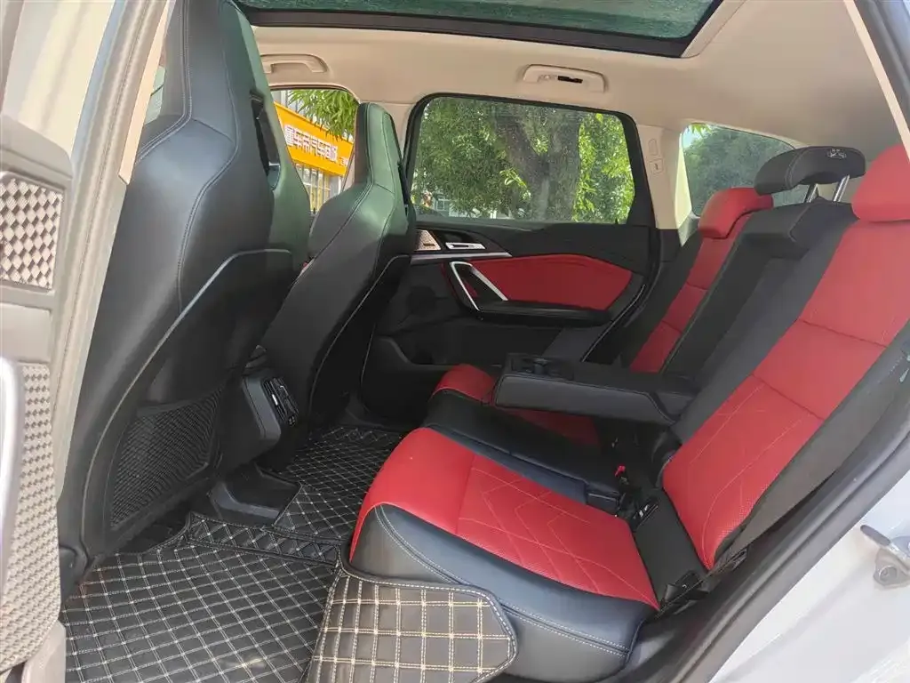 BMW iX1 2023 из CN, фото 2