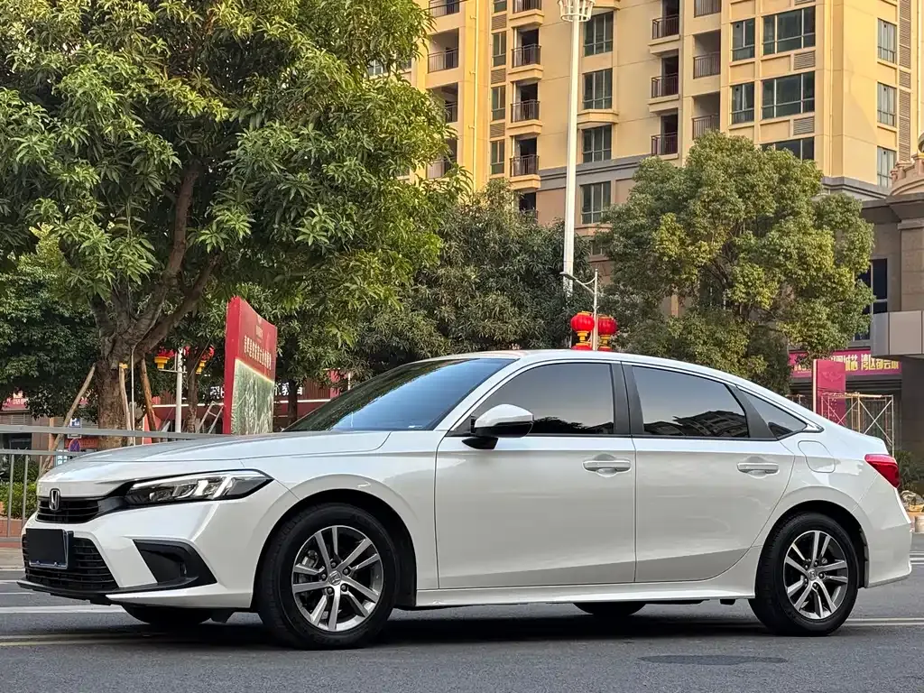 Honda Civic — фото 1