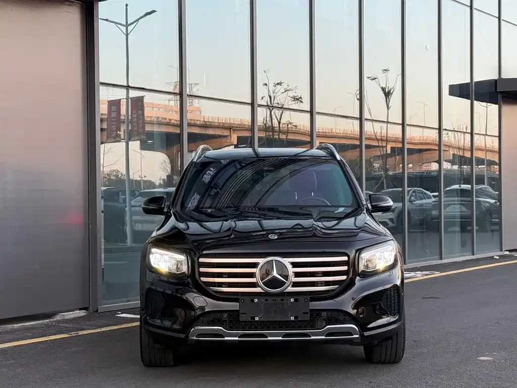 Mercedes-Benz GLB — фото 9