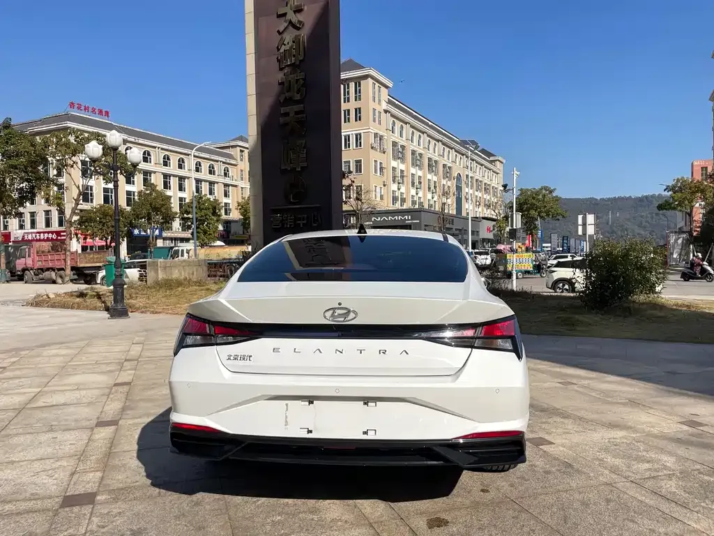 Hyundai Elantra 2022 из CN, фото 4