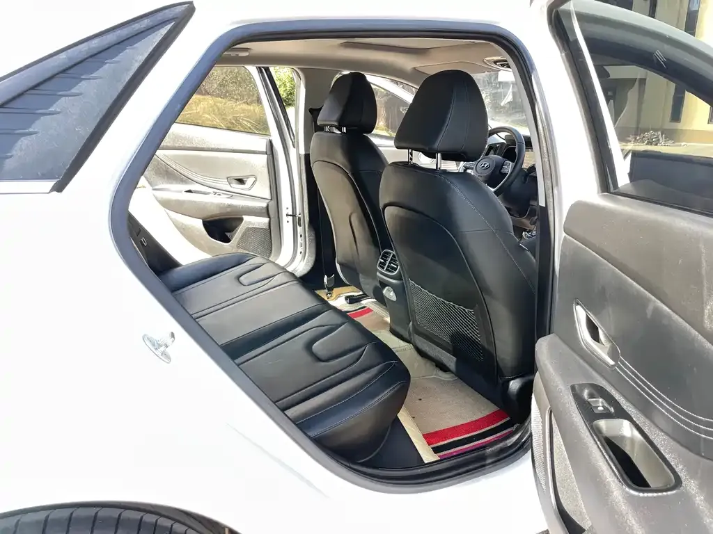 Hyundai Elantra 2022 из CN, фото 7