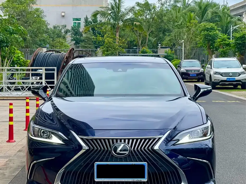 Lexus ES — фото 9