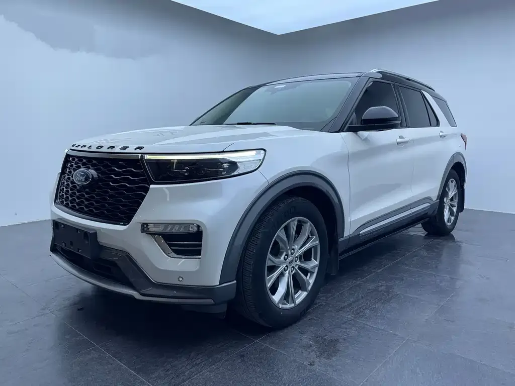 Ford Explorer 2022 из CN, фото 1