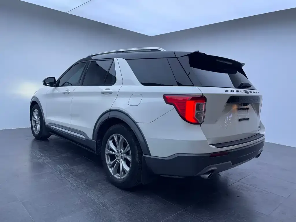 Ford Explorer 2022 из CN, фото 3