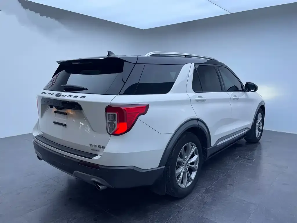 Ford Explorer 2022 из CN, фото 6
