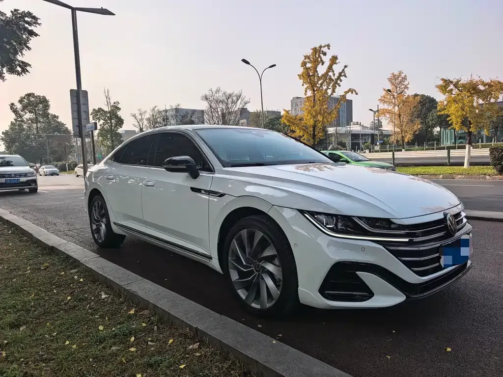 Volkswagen CC 2024 из CN, фото 5