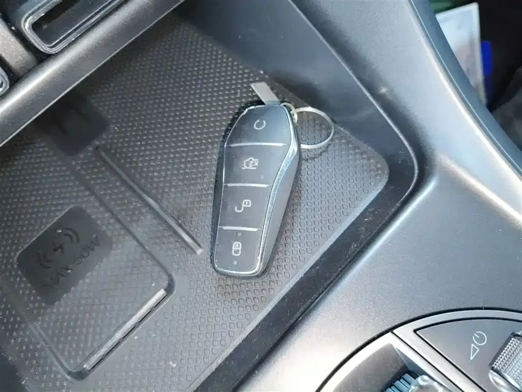 BYD Seal 05 DM-i — фото 9