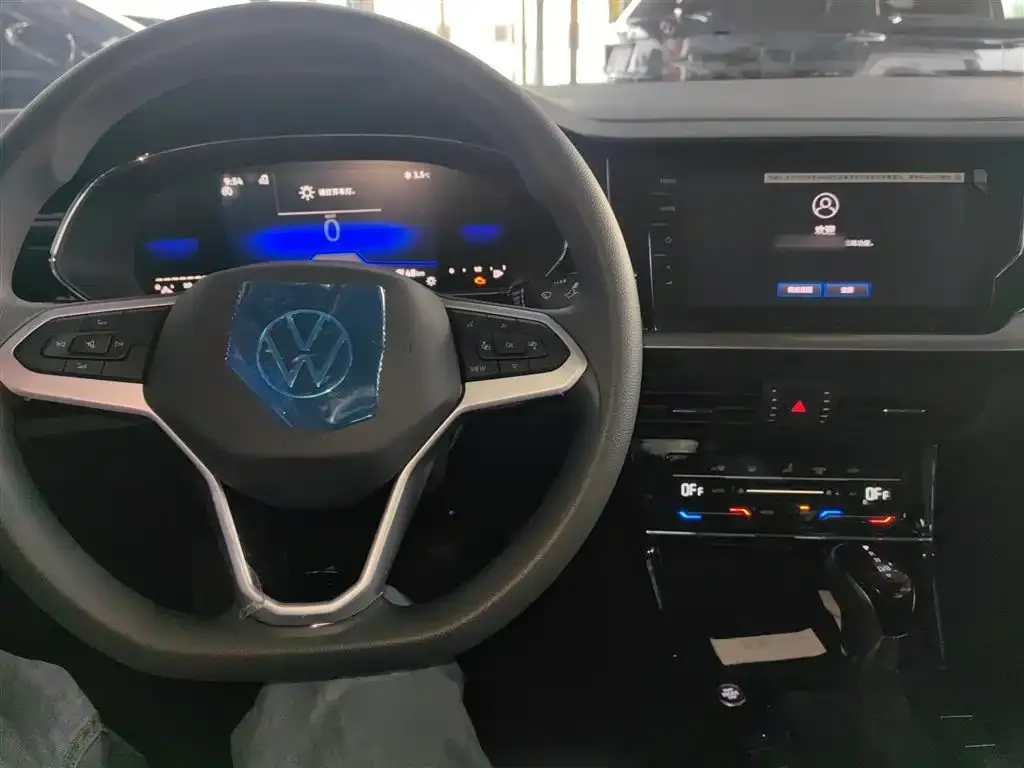Volkswagen Passat New Energy — фото 2