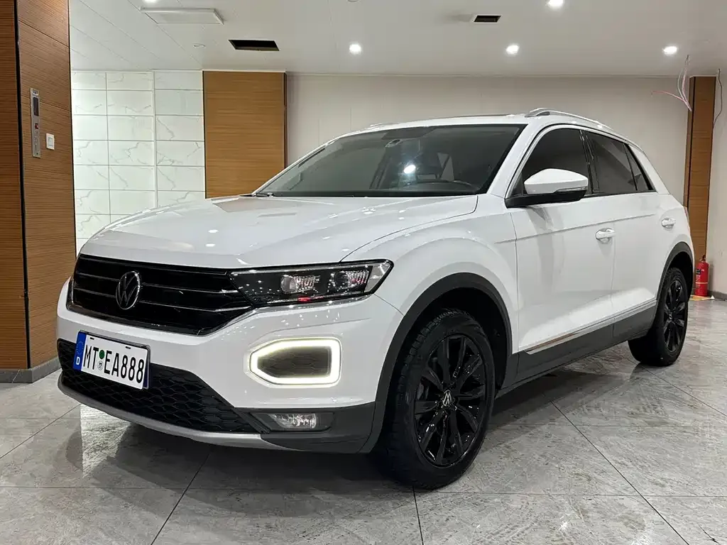 Volkswagen T-Roc — фото 1