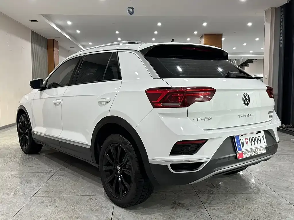 Volkswagen T-Roc — фото 4