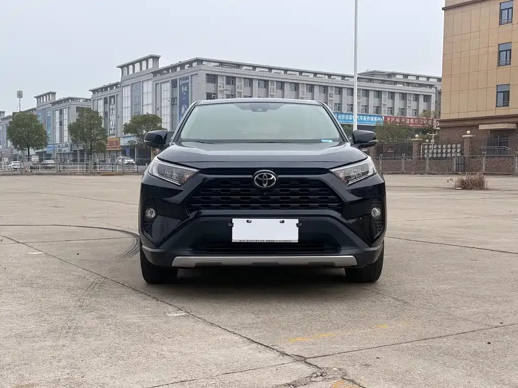 Toyota RAV4 2021 из CN, фото 2