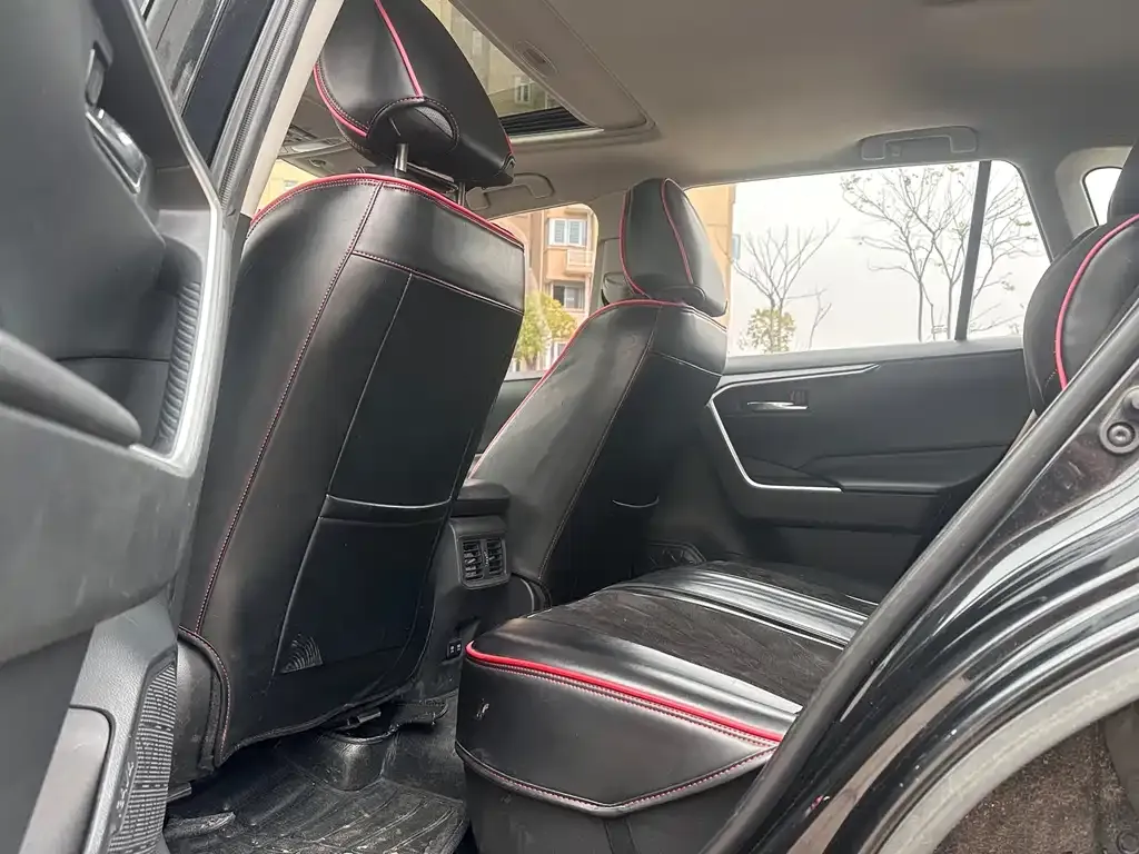 Toyota RAV4 2021 из CN, фото 7