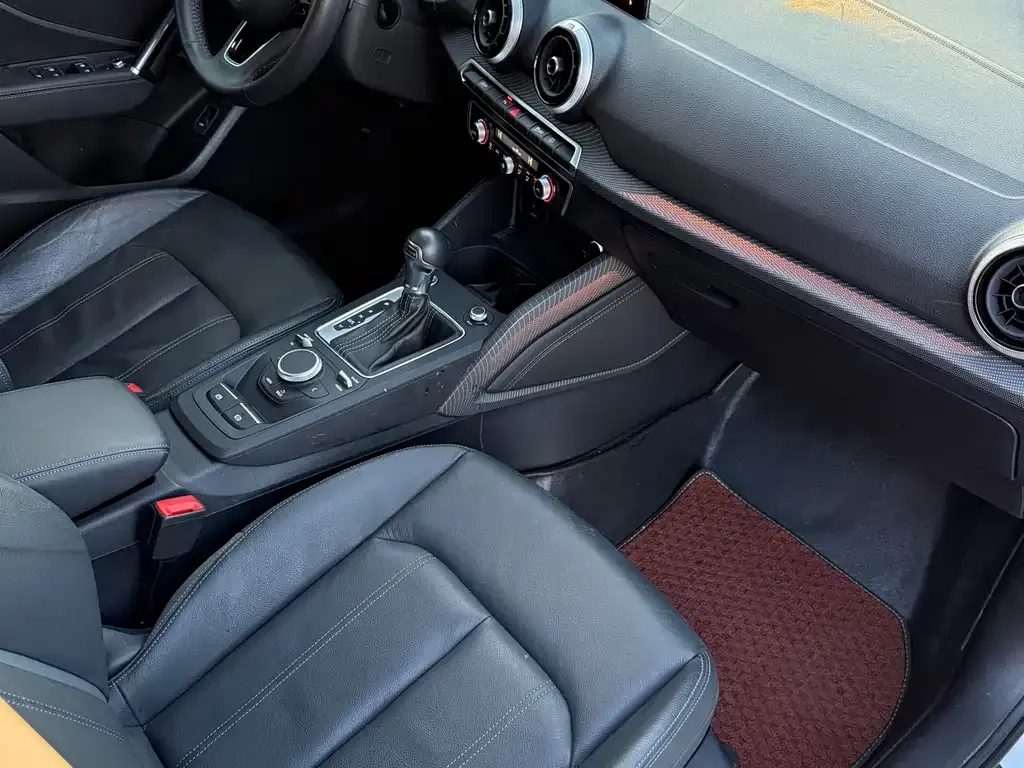 Audi Q2L 2022 из CN, фото 10