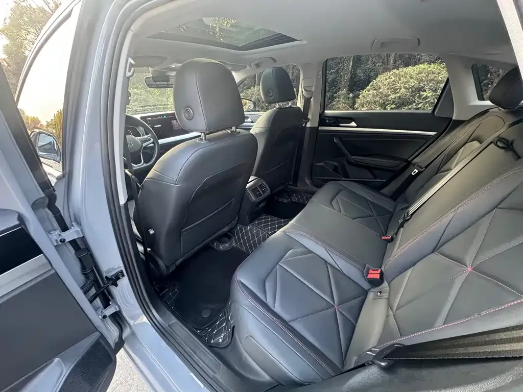 Volkswagen Lavida 2023 из CN, фото 9
