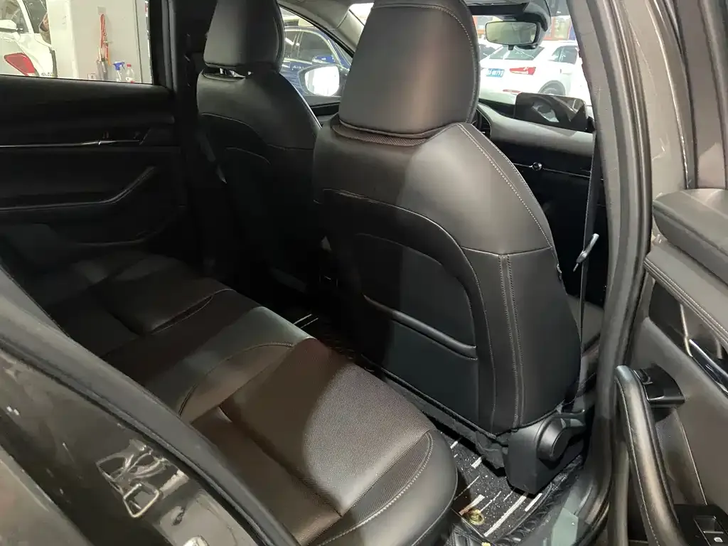 Mazda 3 Axela 2023 из CN, фото 3