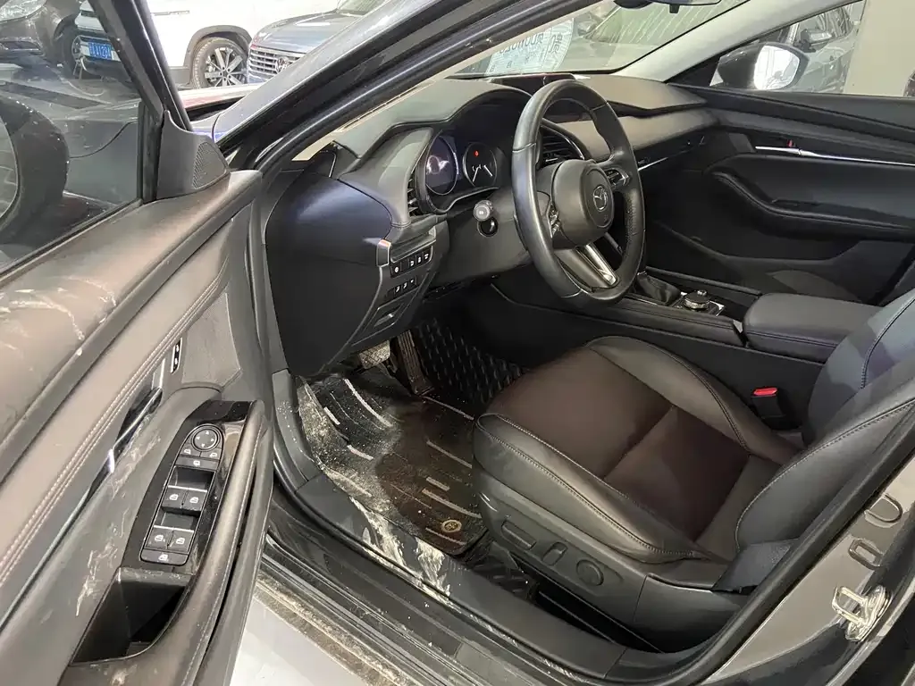 Mazda 3 Axela 2023 из CN, фото 5