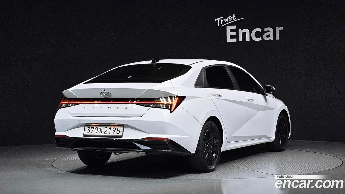 Hyundai AVANTE 2023 из KR, фото 2