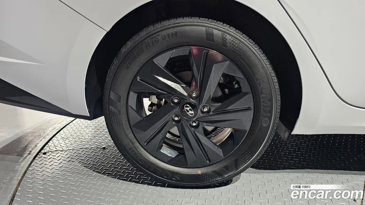 Hyundai AVANTE 2023 из KR, фото 5