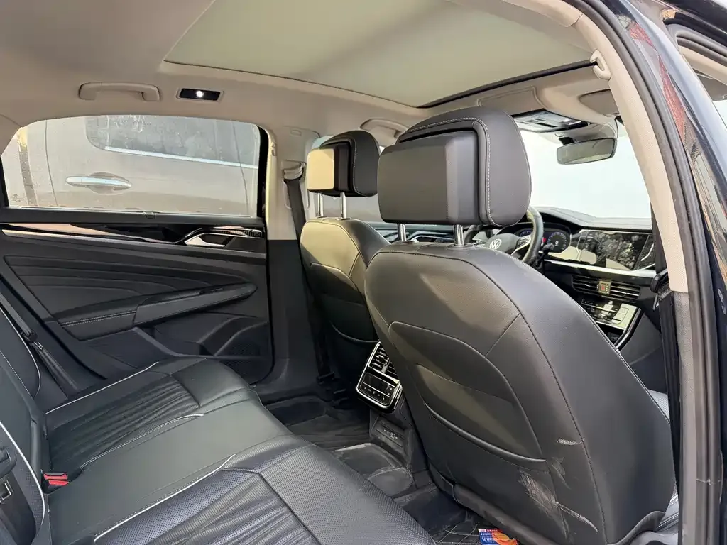 Volkswagen Passat 2022 из CN, фото 3