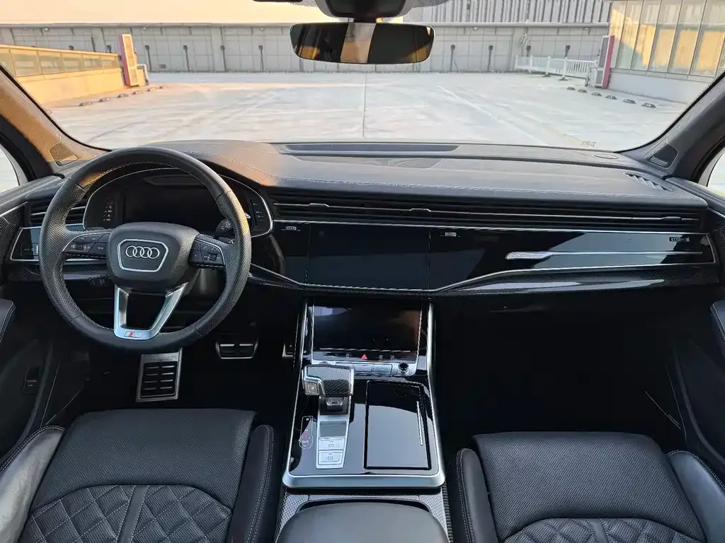 Audi SQ7 2024 из CN, фото 8