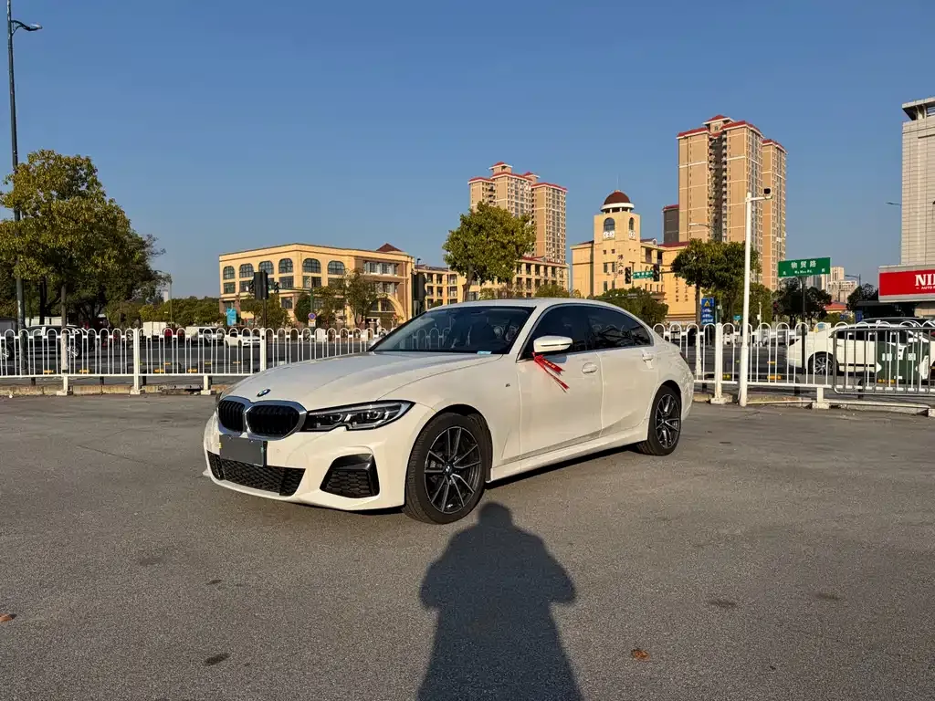 BMW 3 Series 2022 из CN, фото 1