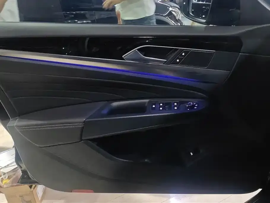Volkswagen Passat 2024 из CN, фото 2
