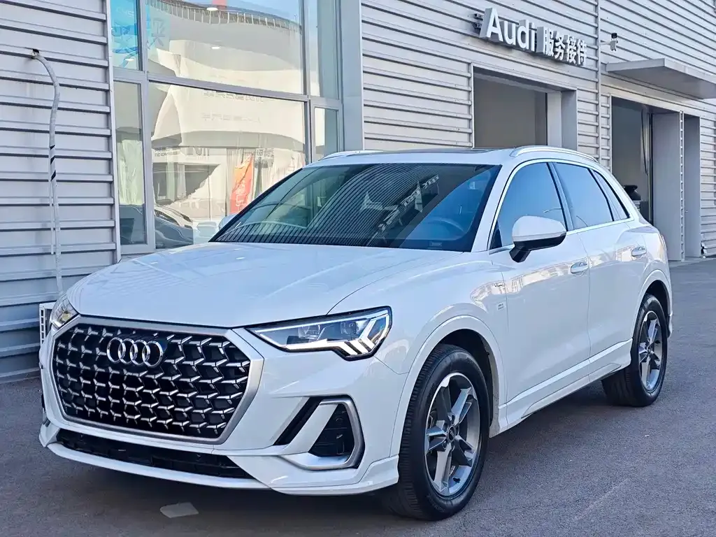 Audi Q3 2023 из CN, фото 1