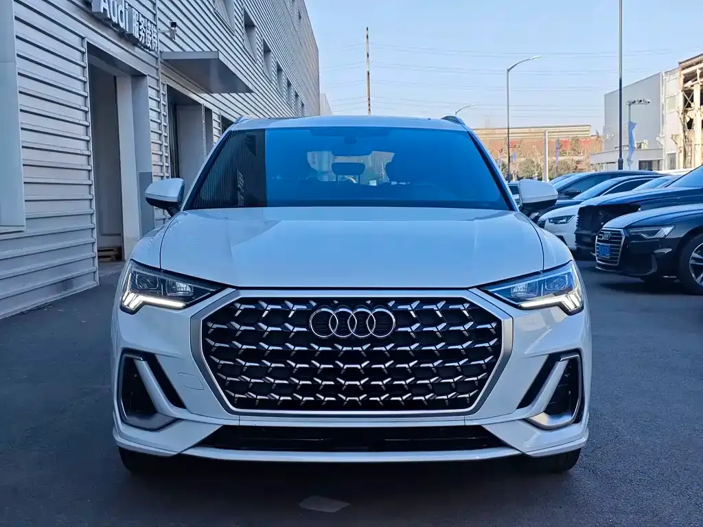 Audi Q3 2023 из CN, фото 9