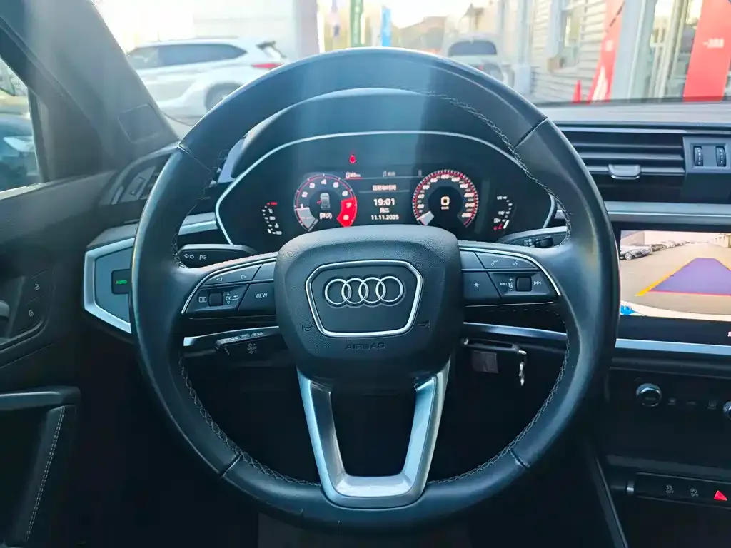 Audi Q3 2023 из CN, фото 8