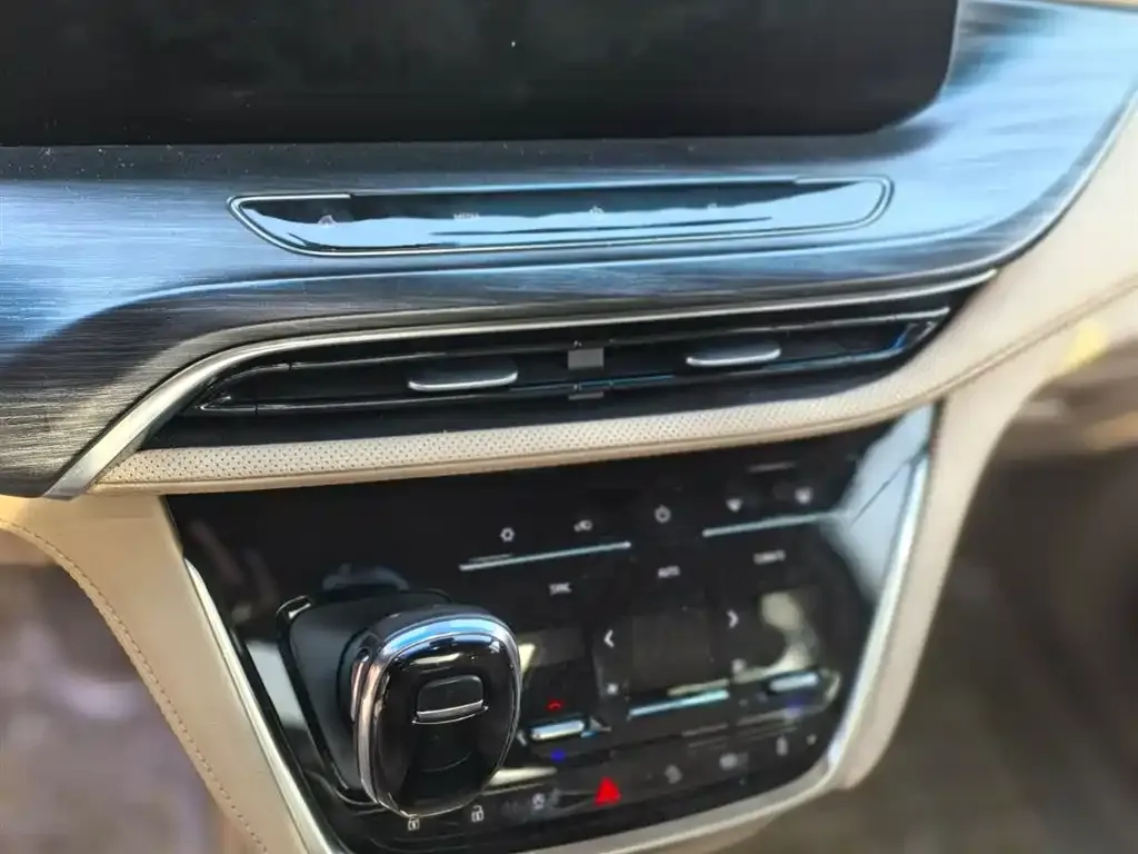 Buick GL8 2021 из CN, фото 2