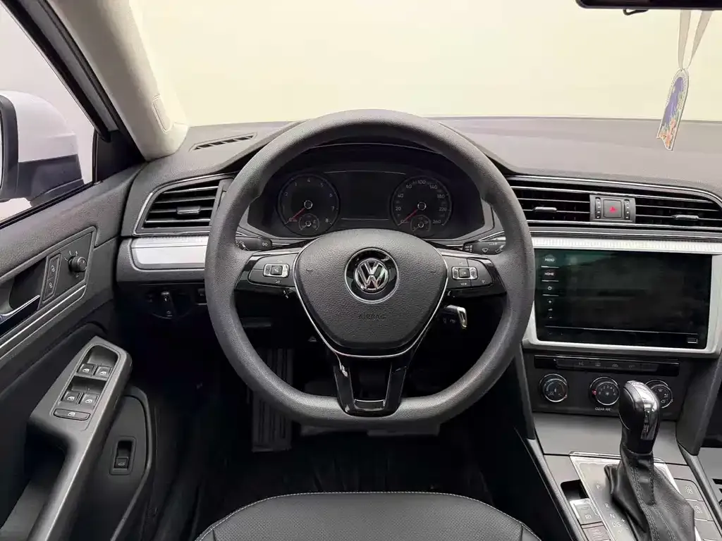 Volkswagen Lamando 2021 из CN, фото 8