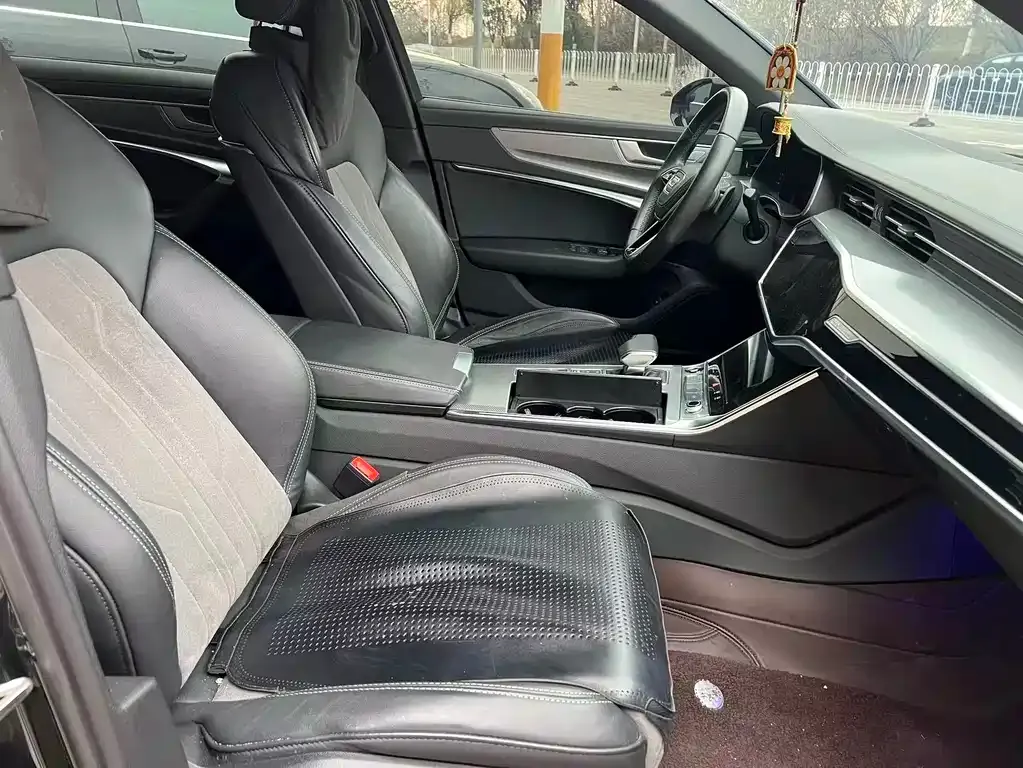 Audi A6L 2024 из CN, фото 4