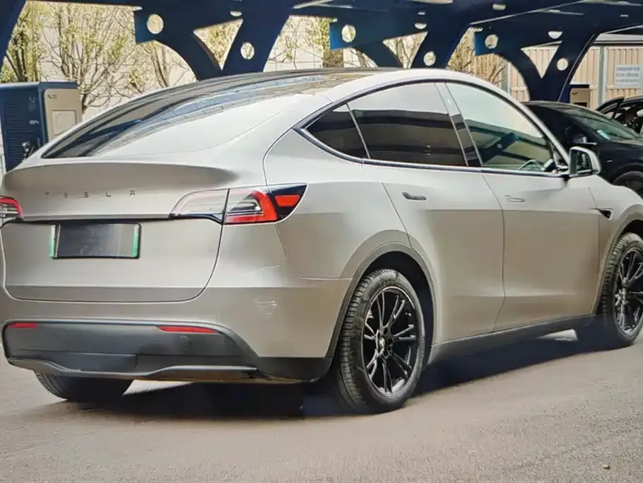 Tesla Model Y — фото 7