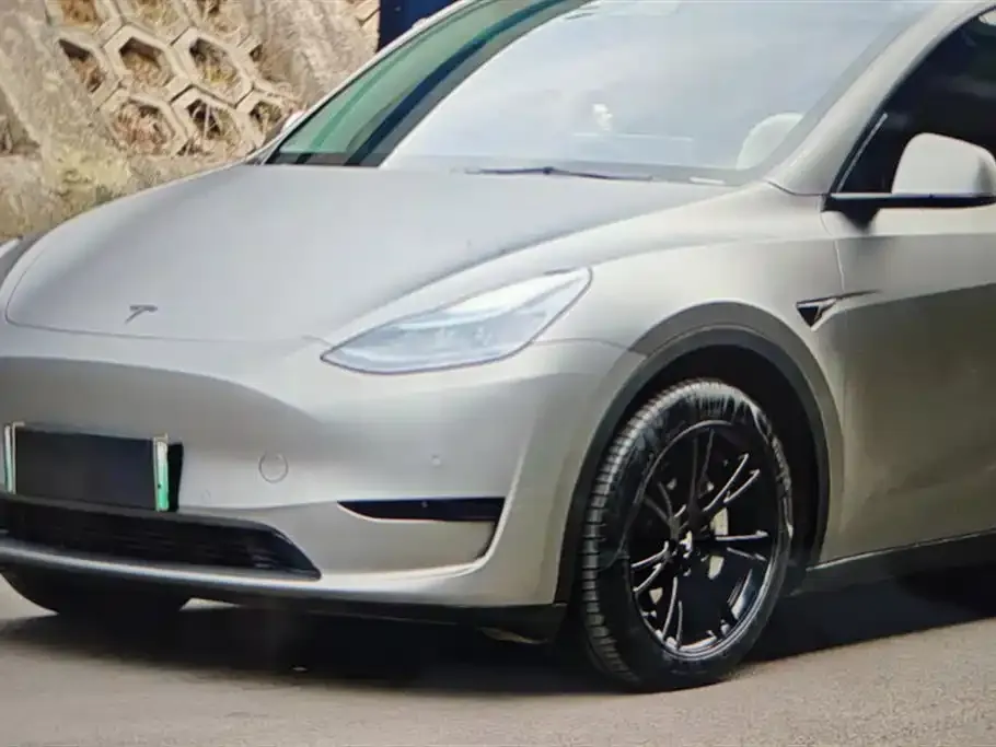 Tesla Model Y — фото 4