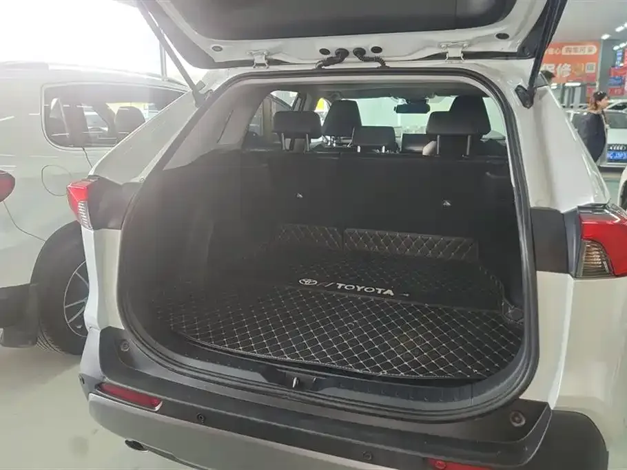 Toyota RAV4 2021 из CN, фото 4