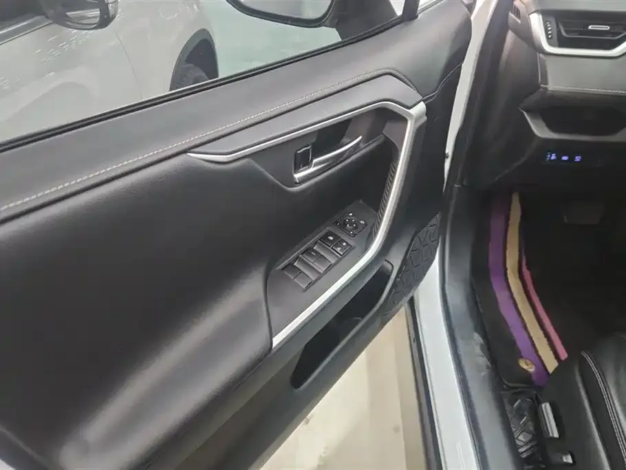 Toyota RAV4 2021 из CN, фото 3