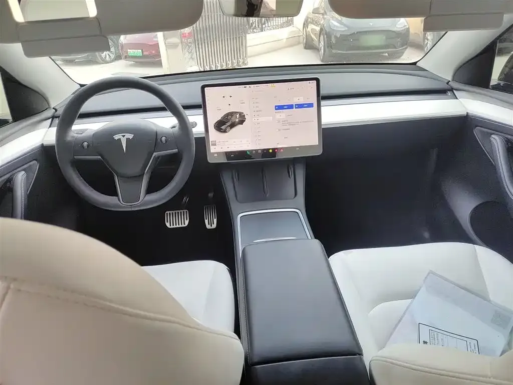 Tesla Model Y — фото 4