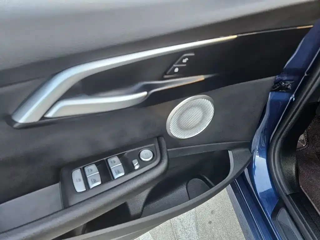 BMW 1 Series 2021 из CN, фото 4