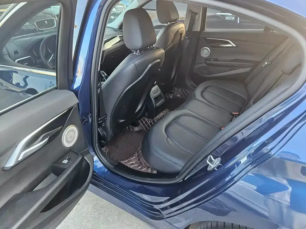 BMW 1 Series 2021 из CN, фото 5