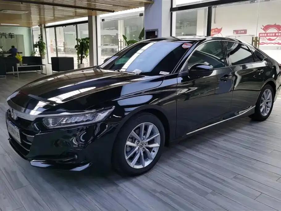 Honda Accord — фото 1