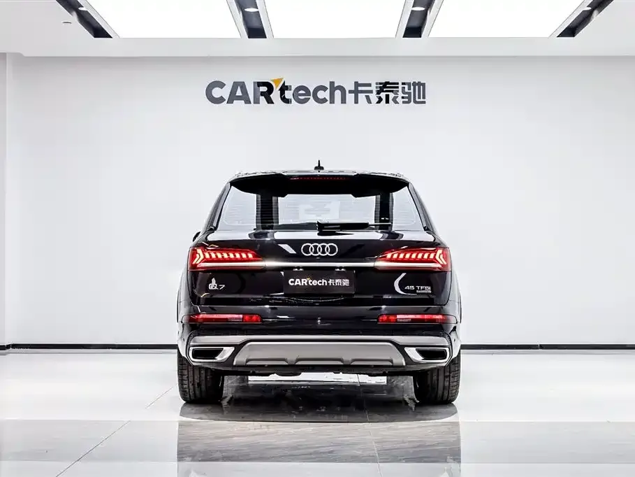 Audi Q7 2023 из CN, фото 5