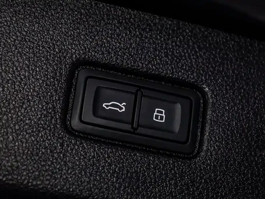 Audi Q7 2023 из CN, фото 10