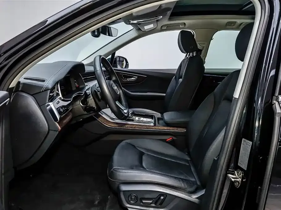 Audi Q7 2023 из CN, фото 7