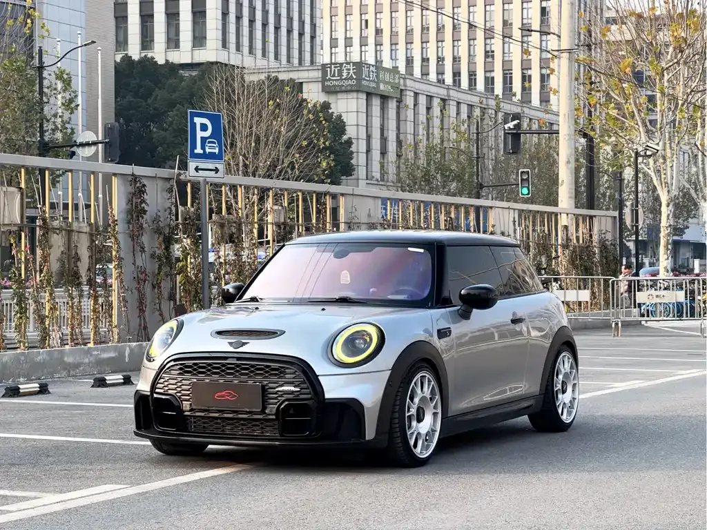 MINI Cooper (3-door) 2024 из CN, фото 1